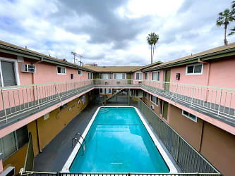 6640 Darby Ave unit 094 52-15 - Los Angeles, CA