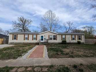 205 Elm St - Carterville, MO