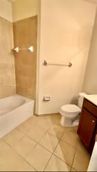 8650 NW 97th Ave #204 - Doral, FL