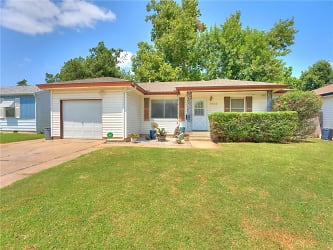 4525 NW 43rd St - Warr Acres, OK
