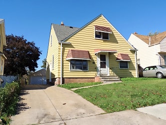 4620 E 88th St - Garfield Heights, OH