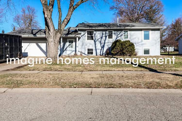 977 Oriole Dr - Apple Valley, MN