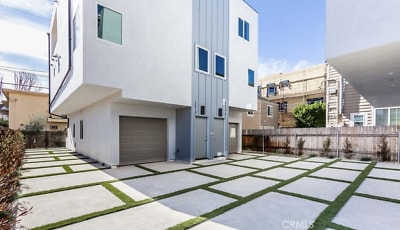 10916 Hesby St - Los Angeles, CA