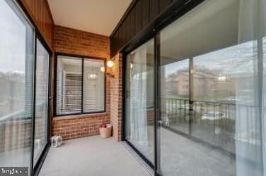 15300 Pine Orchard Dr #85-2D - Silver Spring, MD