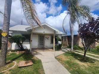 126 Wilson Ave unit Front - Bakersfield, CA