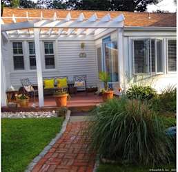 18 Sea View Ave - East Lyme, CT