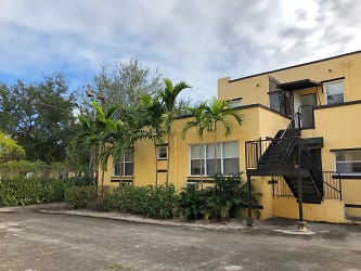 1735 SW 8th St Apartments - Miami, FL
