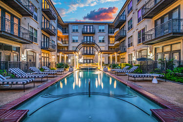 La Maison River Oaks Apartments - Houston, TX