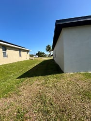 1126 NE 9th Terrace - Cape Coral, FL