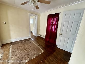 19 Thorn St #2 - Carbondale, PA