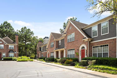 Arbors River Oaks Apartments - Memphis, TN