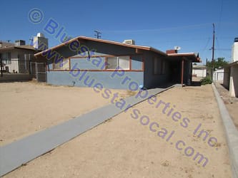 16738 Lacy St - Victorville, CA