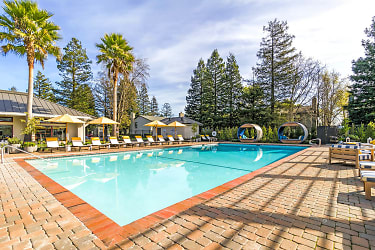 The Grove Luxury Apartments - Petaluma, CA