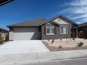 1197 Silver Coyote Dr - Sparks, NV