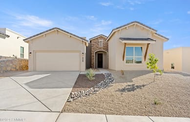 3048 Don Buck Dr - Las Cruces, NM