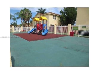 5620 NW 107th Ave #1511 - Doral, FL