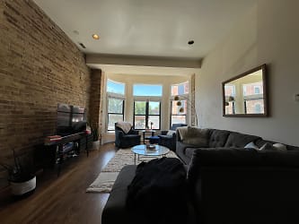 1439 N Milwaukee Ave unit 2 - Chicago, IL