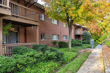 Montrose Manor Apartments - Catonsville, MD