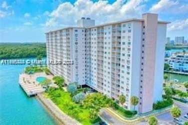 400 Kings Point Dr #307 - Sunny Isles Beach, FL