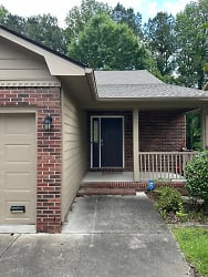 5472 Robmont Dr - Fayetteville, NC