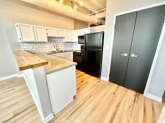1133 W 9th St unit 408 - Cleveland, OH