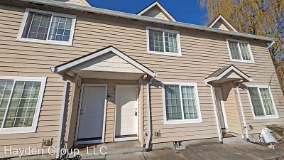 2825 Pacific Ave unit D - Forest Grove, OR