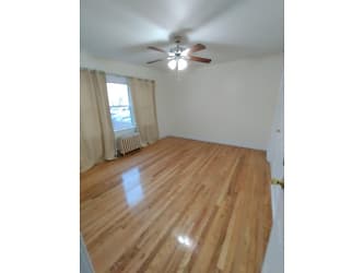 32-47 54th St unit 1 - Queens, NY