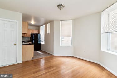 2427 Lakeview Ave #2B - Baltimore, MD