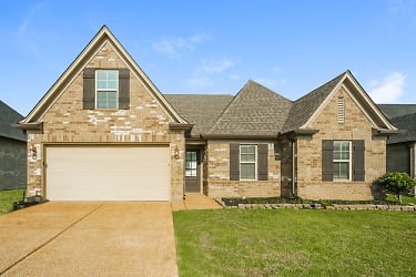 7898 Ironwood Dr - Southaven, MS