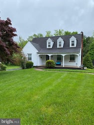 90 Clearview Ave - Huntingdon Valley, PA
