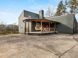 2851 Sequoia Rd - Pigeon Forge, TN