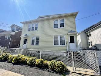 26-28 Spruce St unit 1C - Kearny, NJ