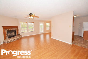 10985 Glenayr Dr - Camby, IN