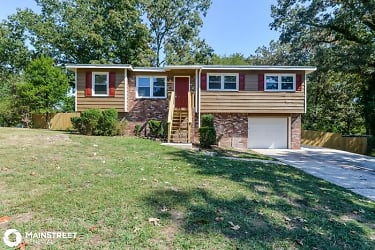 1441 3rd Pl NW - Center Point, AL