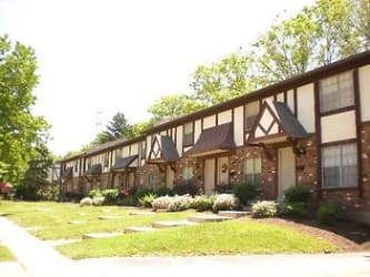 Brittany Town Place Apartments - Hazelwood, MO