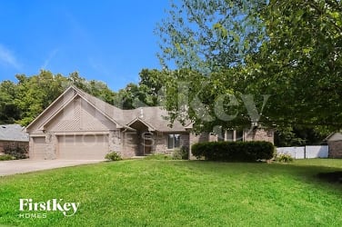5793 Hall Rd - Plainfield, IN