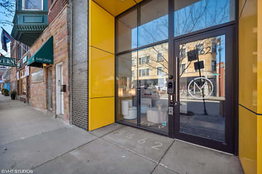 3462 N Lincoln Ave unit 402 - Chicago, IL