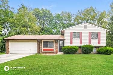 6523 Woodmere Circle - Indianapolis, IN