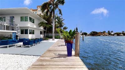 508 Hendricks Isle #6 - Fort Lauderdale, FL