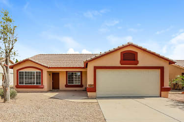 1041 W 12th Ave - Apache Junction, AZ