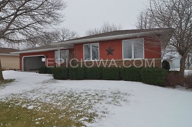 3737 29th Ave - Marion, IA