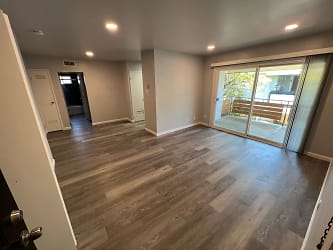 1810 Ednamary Way unit D - Mountain View, CA