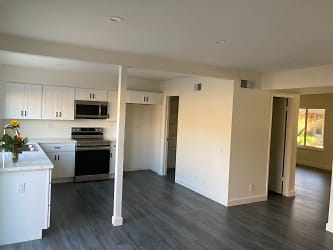 18240 Muir Woods Ct - Fountain Valley, CA