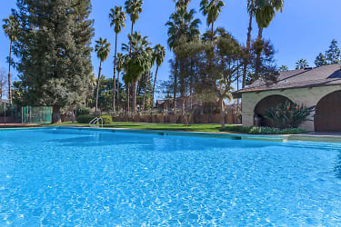 Casa Del Rey Apartments - Fresno, CA
