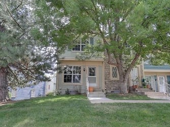 10252 W Dartmouth Ave - Lakewood, CO