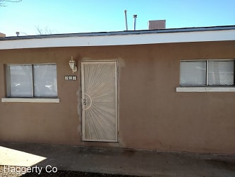 904 Foster Rd - Las Cruces, NM