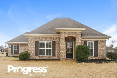 2606 Cherry Tree Dr - Southaven, MS