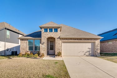 2039 Clearwater Way - Royse City, TX
