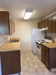1016 W 8th Pl - The Dalles, OR