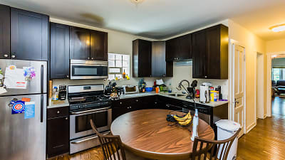 1829 N Hermitage Ave unit 2 - Chicago, IL